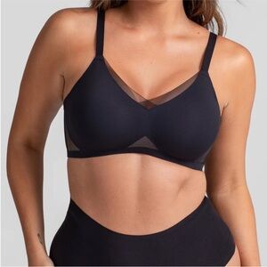 Honeylove Wireless Crossover Bra in Vamp